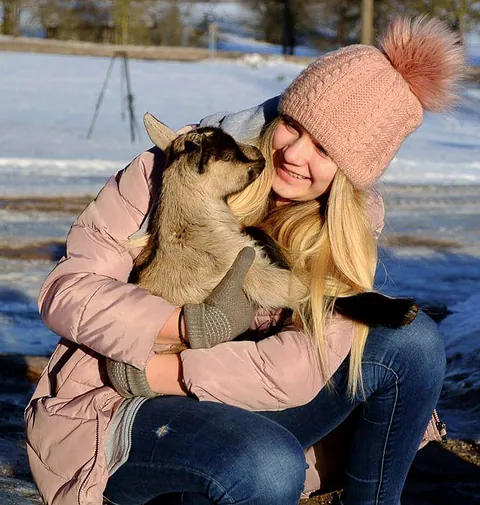 Ekskursijas fermā pie kaziņām